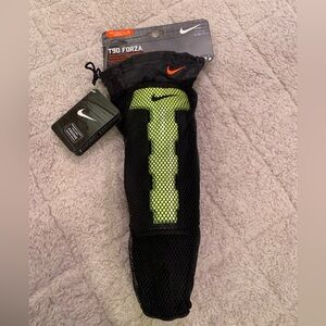 NWT Nike Black and Neon Yellow Soccer Shin Guards, Unisex, Size L, with Mesh Bag
